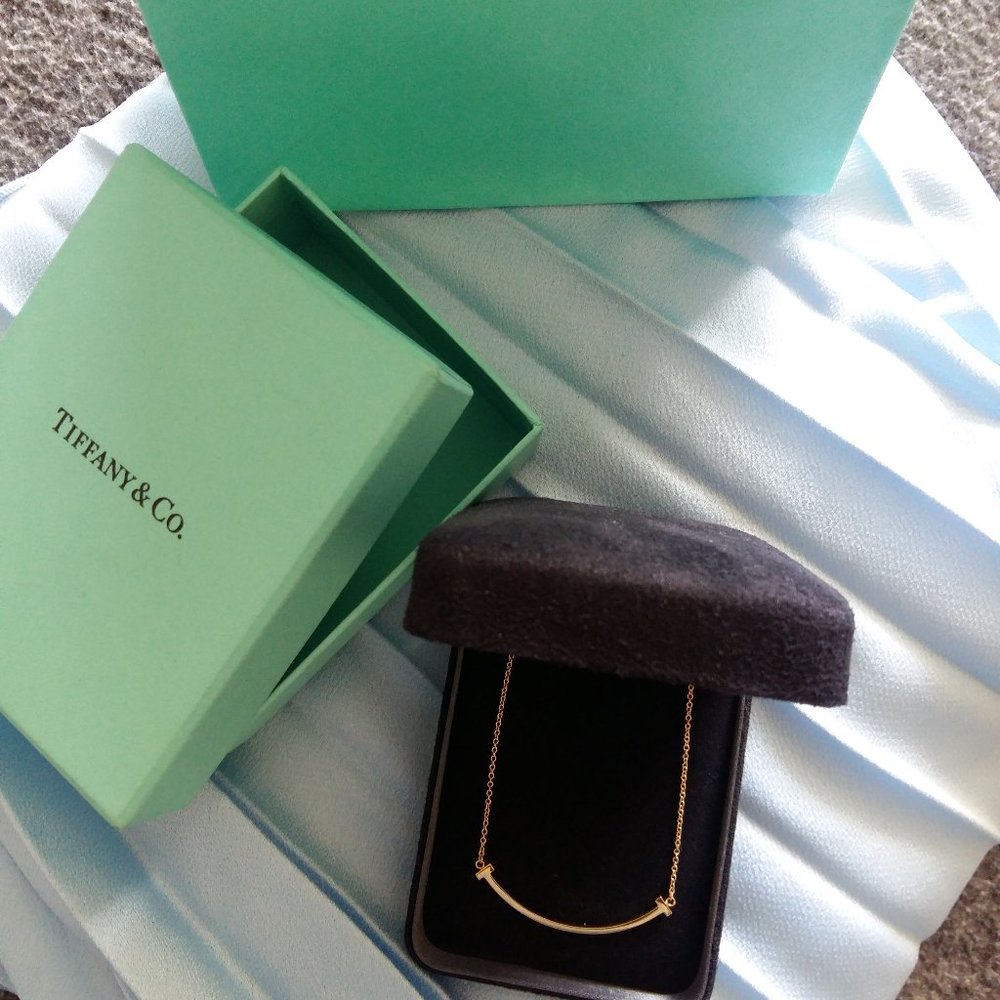 Tiffany smile necklace pendant 18k gold